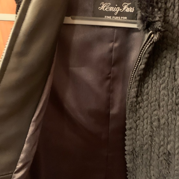 Henig Furs, Real BLACK Rabbit fur vest. FINE FURRIERS in CHARLOTTE N.C, Small. - Picture 6 of 7